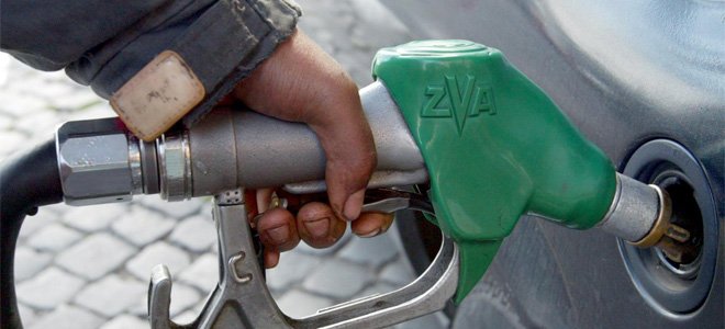 Πόσο αυξάνονται βενζίνη και πετρέλαιο κίνησης