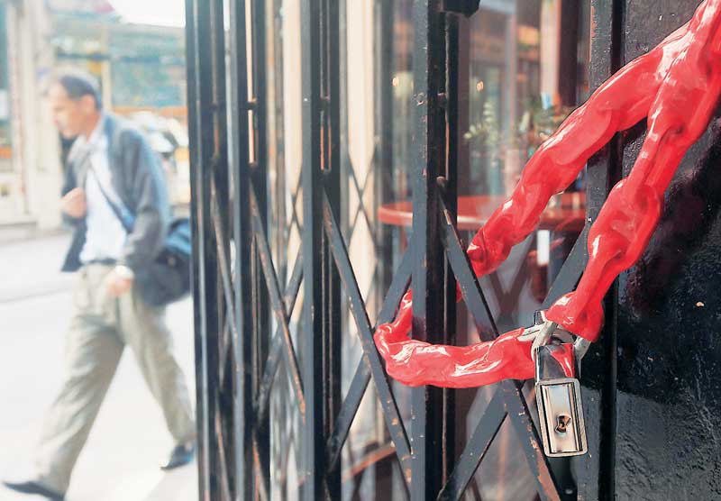 Κλειστά τα εμπορικά καταστήματα στον Τύρναβο την Πέμπτη