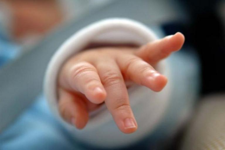 Καλπάζει η υπογεννητικότητα - Διπλάσιοι οι θάνατοι από τις γεννήσεις στη Λάρισα