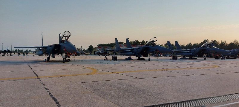 "Φορτώνει" η 110 ΠΜ στη Λάρισα με αμερικανικά F-15