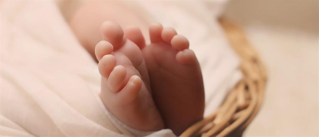 Λάρισα: "Το νοσοκομείο δεν μας δίνει το μωρό μας", καταγγέλλει ο πατέρας