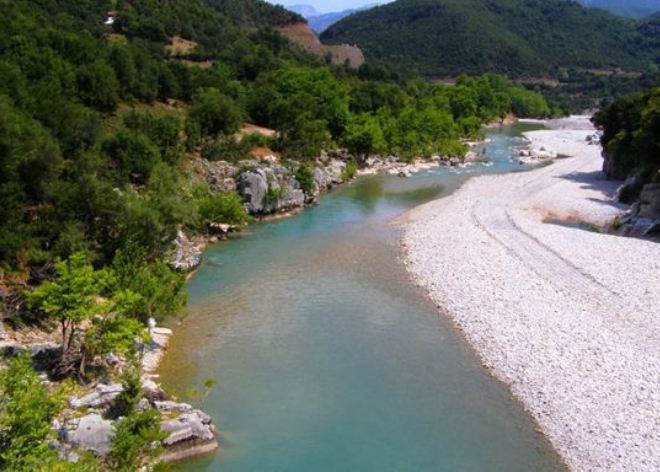 Βραδινή σύσκεψη στην Περιφέρεια για τον Αχελώο