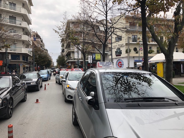 Πορεία διαμαρτυρίας εκπαιδευτών οδηγών στη Λάρισα 