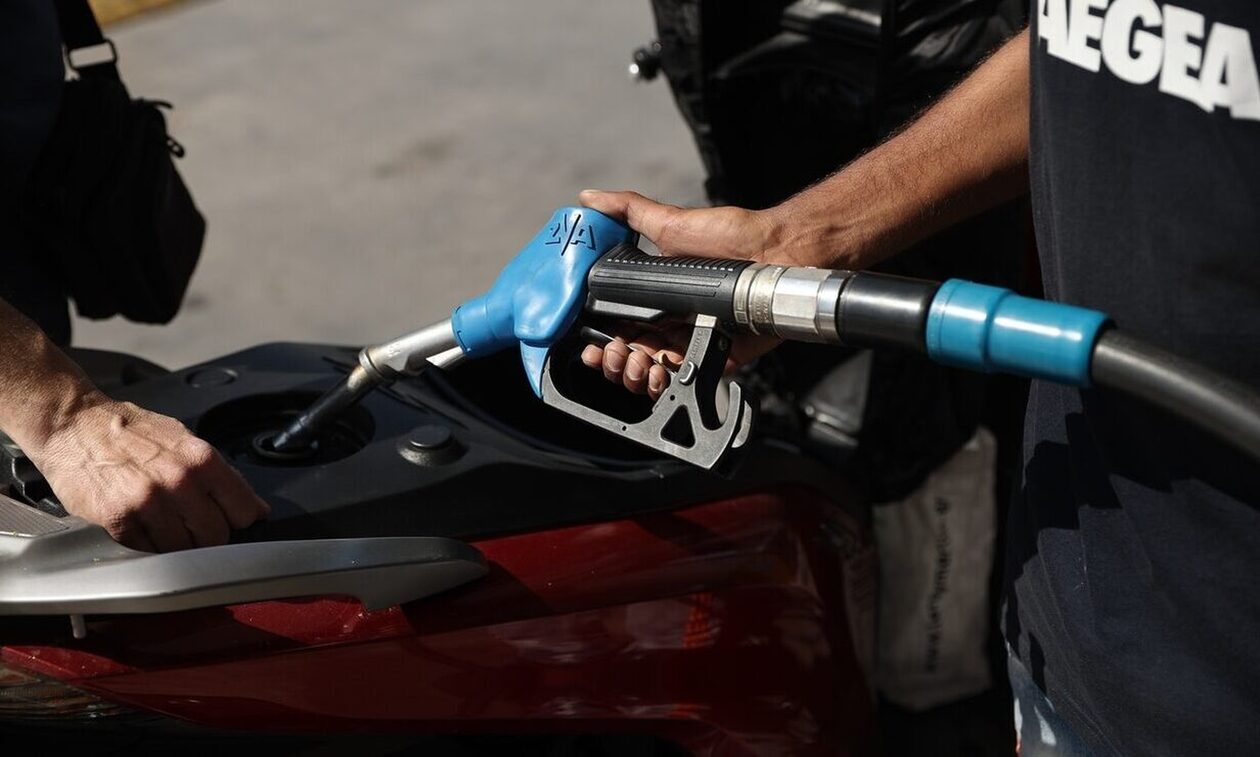 Καύσιμα: Στα ύψη η τιμή της βενζίνης – "Φλερτάρει" με τα 2 ευρώ στη Λάρισα 