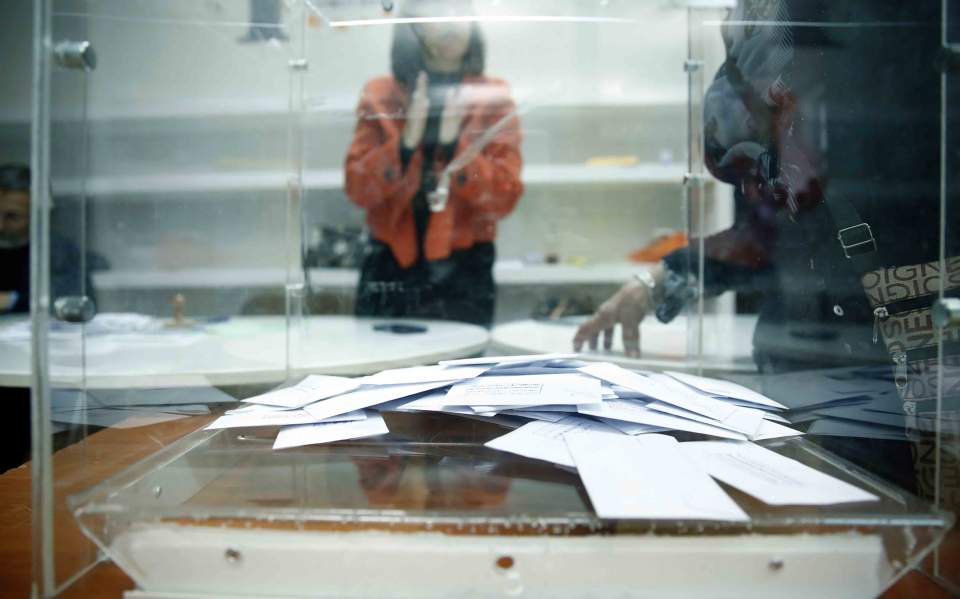 10.000 ψηφοφόροι μέχρι στιγμής στις κάλπες της Κεντροαριστεράς στη Θεσσαλία