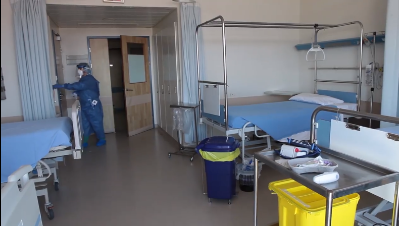 Κορωνοϊός: Πήραν εξιτήριο δύο γιατροί από το ΠΓΝΛ 