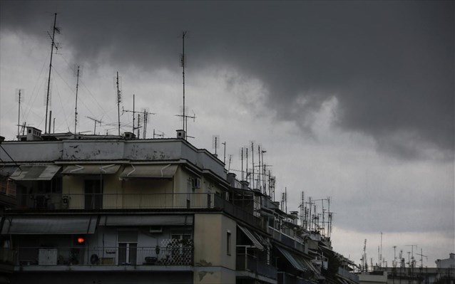 Επιδείνωση του καιρού με βροχές και καταιγίδες - Aισθητή πτώση της θερμοκρασίας στη Λάρισα