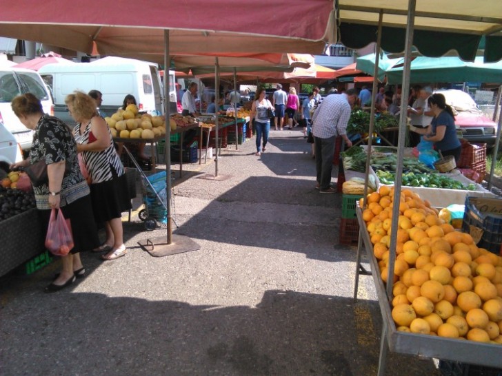 Απειλούν με προσφυγή στη δικαιοσύνη οι παραγωγοί των λαϊκών αγορών Θεσσαλίας