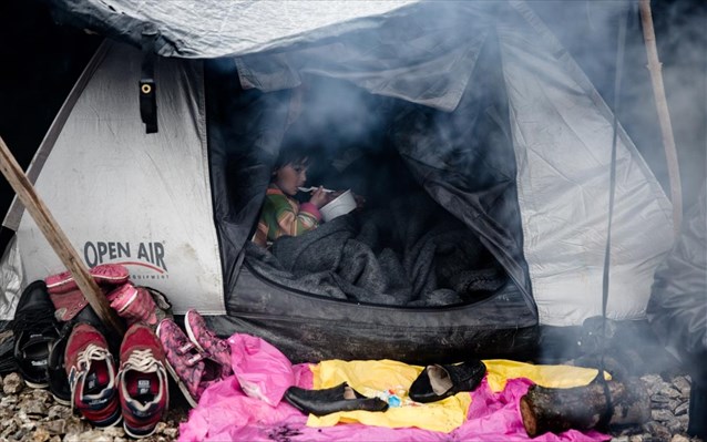 Θέρμανση από σήμερα για τους πρόσφυγες της Λάρισας