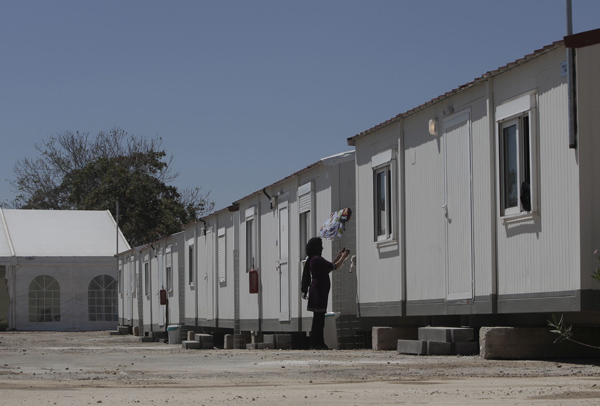 Σπίτια - προκάτ για Σύριους μετανάστες στο Κουτσόχερο