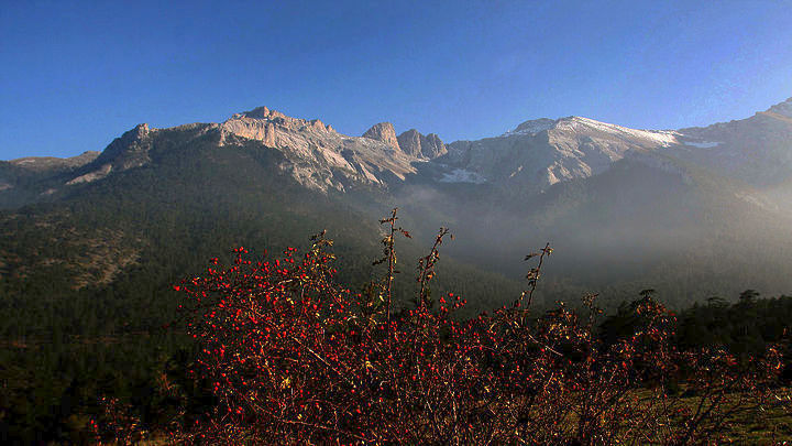 Διασώστες προσέγγισαν τον Ρουμάνο ορειβάτη στον Όλυμπο