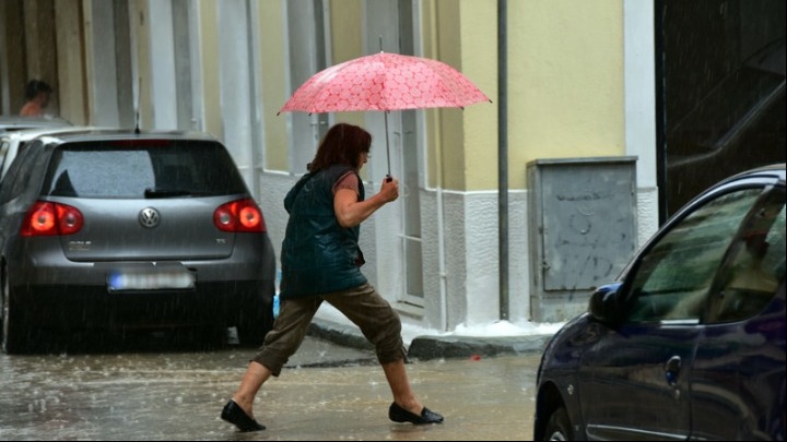 Χαλάει ο καιρός - Βροχές και καταιγίδες στη Λάρισα 