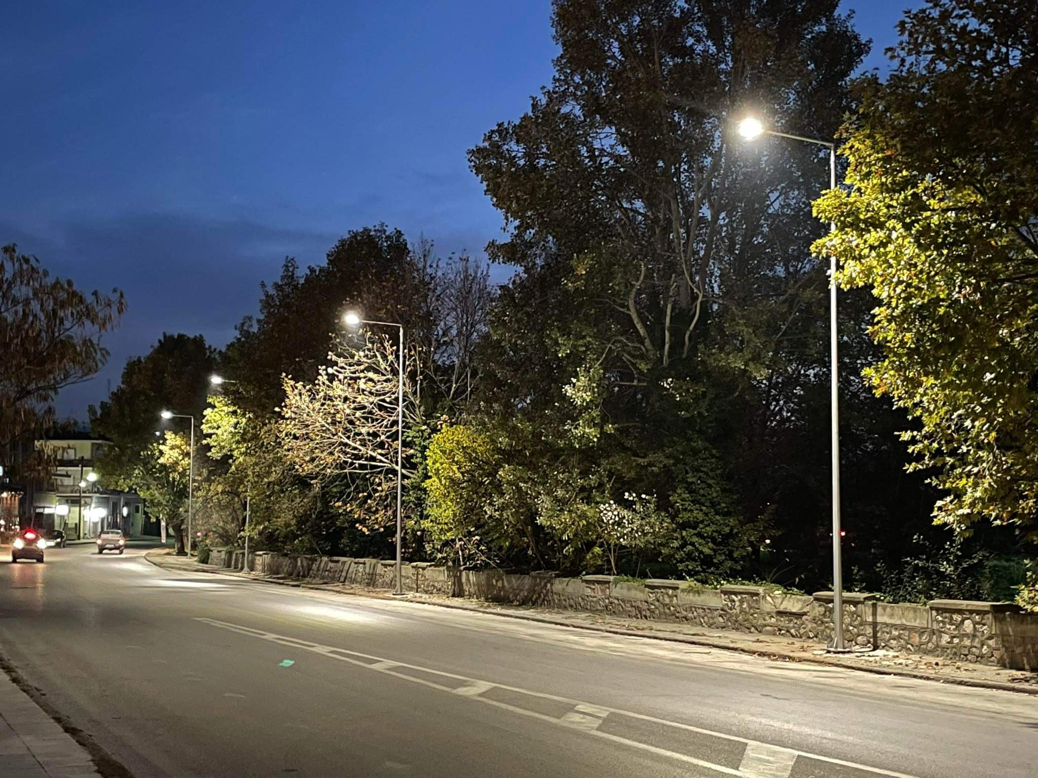 Δήμος Ελασσόνας: Αναβάθμιση ηλεκτροφωτισμού στην παραποτάμια οδό 