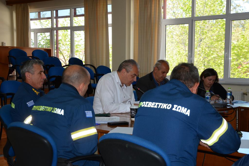 Δήμος Ελασσόνας: Σύσκεψη για την πολιτική προστασία και τις πυρκαγιές