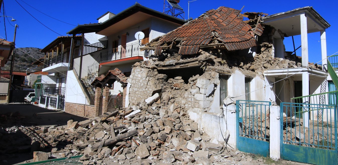 898 οικίες μη κατοικίσιμες στις σεισμόπληκτες περιοχές των νομών Λάρισας και Τρικάλων 