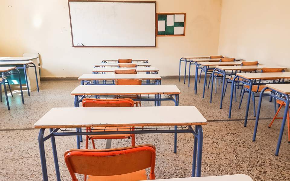 Δύο κρούσματα κορωνοϊού σε σχολεία της Ελασσόνας - Κλείνουν και οι κλειστοί αθλητικοί χώροι 