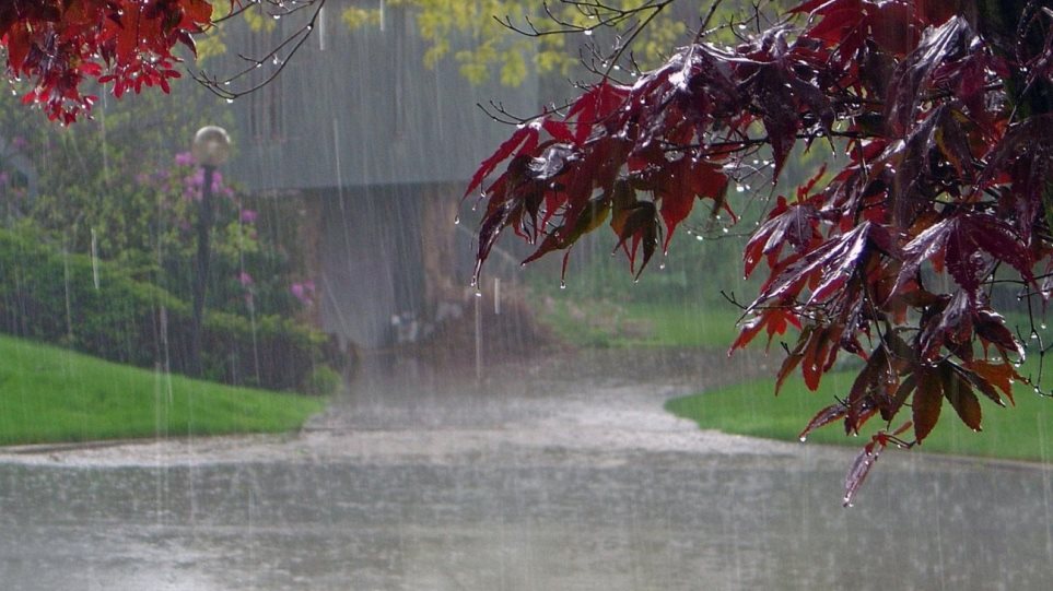 Κακοκαιρία «Θάλεια»: Βροχές, καταιγίδες και χαλάζι έως την Κυριακή