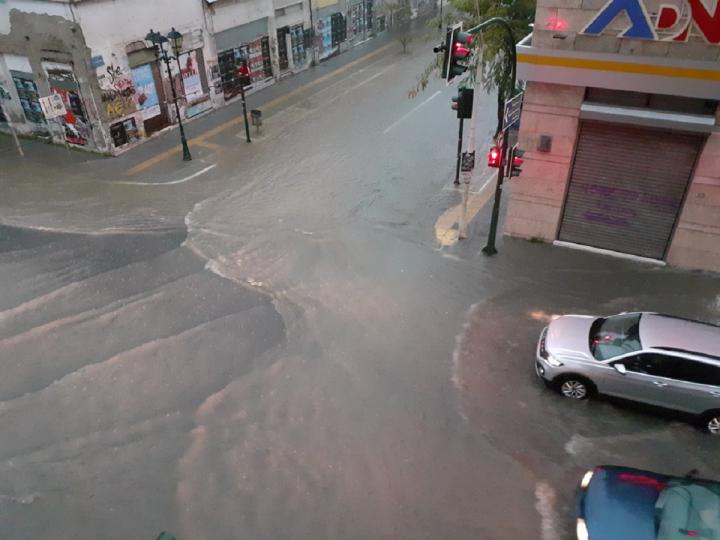 Μήνυμα "112" για έντονα πλημμυρικά φαινόμενα στη Λάρισα