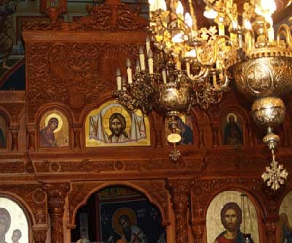 Ιερόσυλος έκλεψε ιερά αντικείμενα από εκκλησία