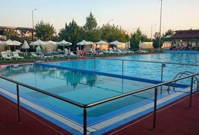 Απο τις 11.30 το πρωί ανοιχτή για το κοινό η μικρή πισίνα στη Νεάπολη