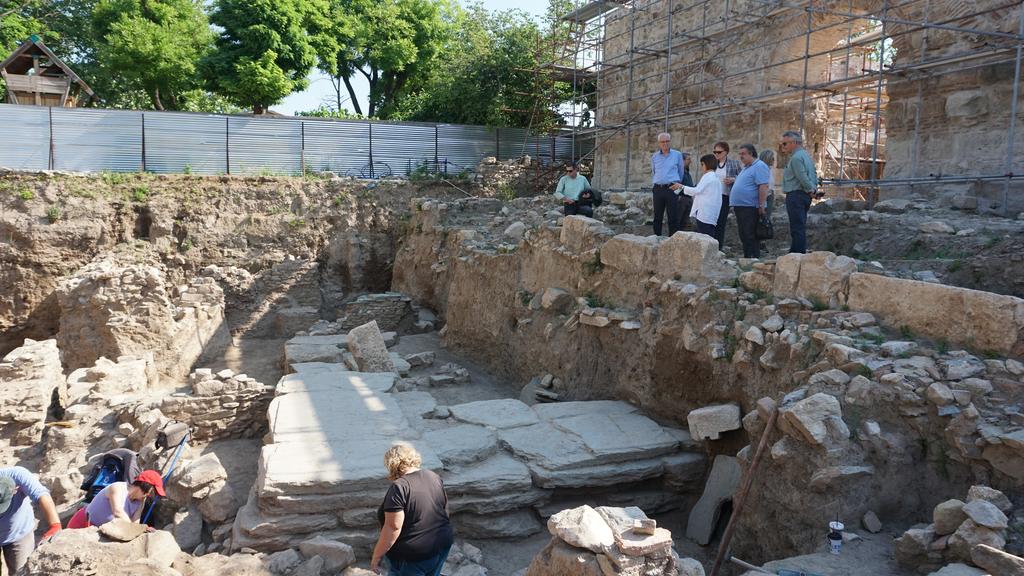 Λάρισα: Εντοπίστηκαν τα θεμέλια του αρχαίου ναού της Αθηνάς Πολιάδος στο Μπεζεστένι!