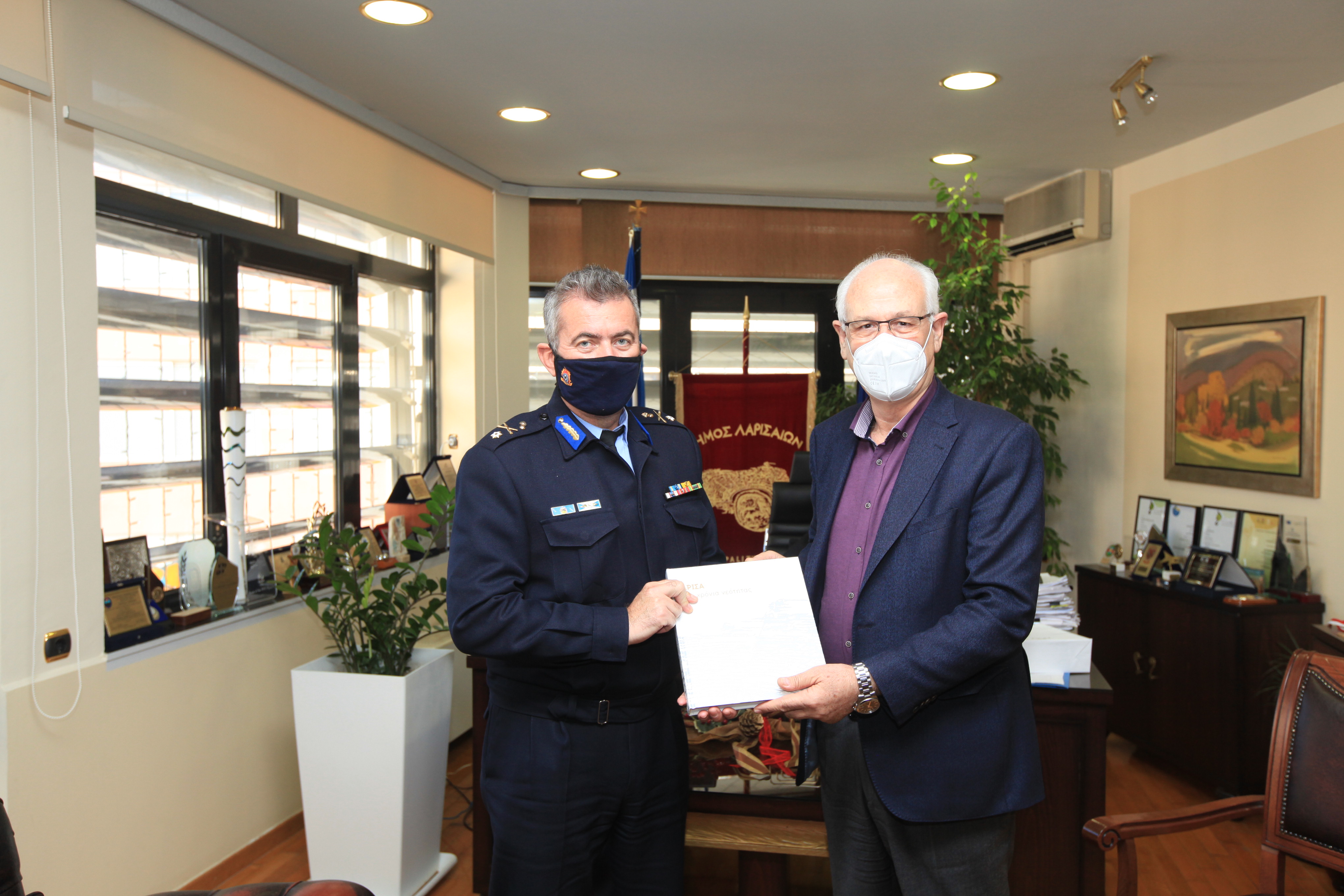 Με τον Δήμαρχο Λαρισαίων ο Διοικητής των Πυροσβεστικών Υπηρεσιών Θεσσαλίας