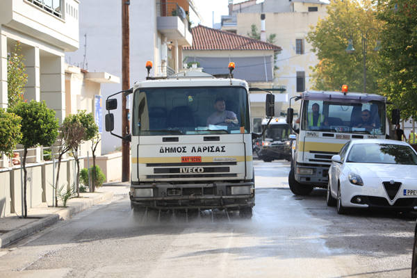 Εξόρμηση της Υπηρεσίας Καθαριότητας του Δήμου Λαρισαίων στην Ανθούπολη (φωτο)