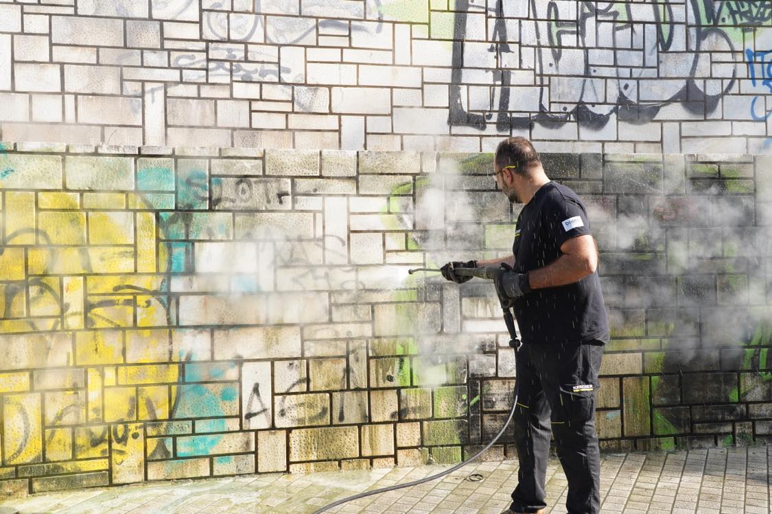 Λάρισα: Έρχονται δύο μηχανήματα για τα γκράφιτι - Επίκειται η παραλαβή 1.150 κάδων 