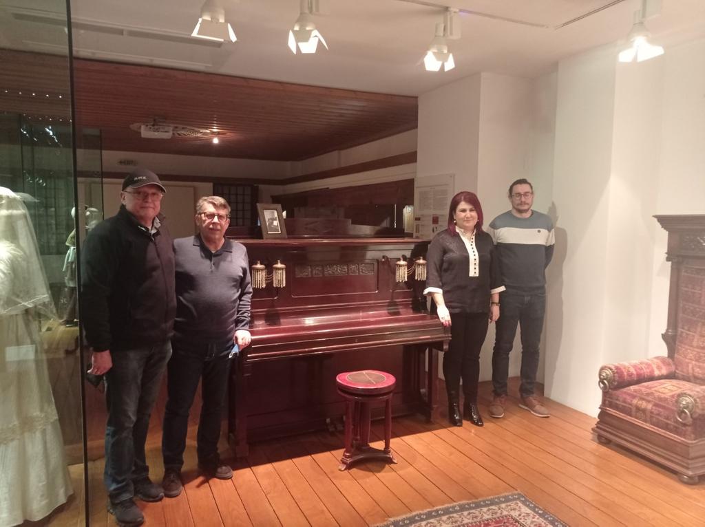 Δωρεά πιάνου στο Λαογραφικό Μουσείο Λάρισας