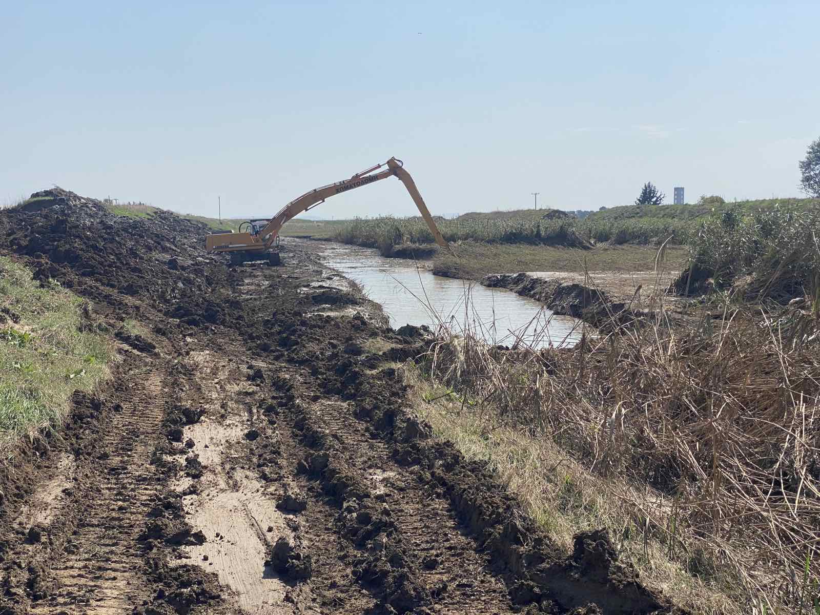 Περιφέρεια Θεσσαλίας: Καθαρισμοί ποταμών και δρόμων σε Πλατύκαμπο, Αρμένιο και Αμπελάκια