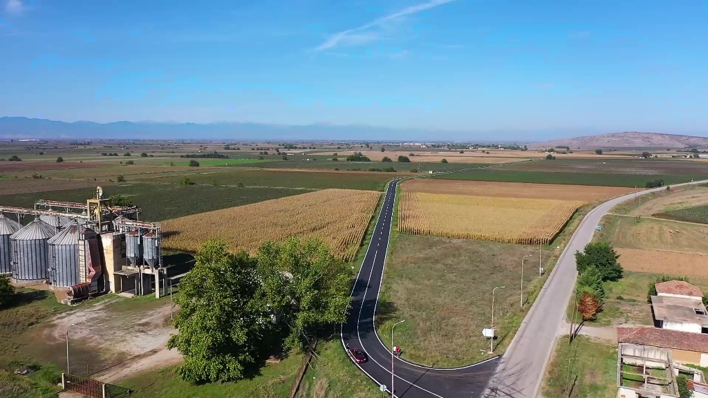 Το δρόμο προς Πολυνέρι Φαρσάλων ασφαλτόστρωσε η Περιφέρεια Θεσσαλίας (Βίντεο)