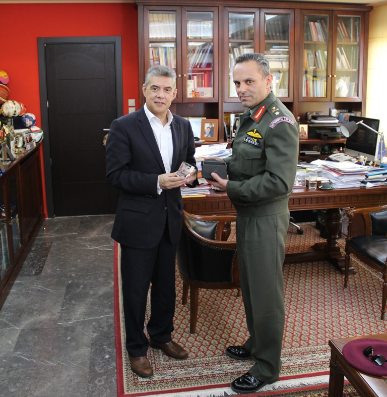  Συνάντηση περιφερειάρχη Θεσσαλίας με το νέο διοικητή της 1ης Ταξιαρχίας Αεροπορίας Στρατού 