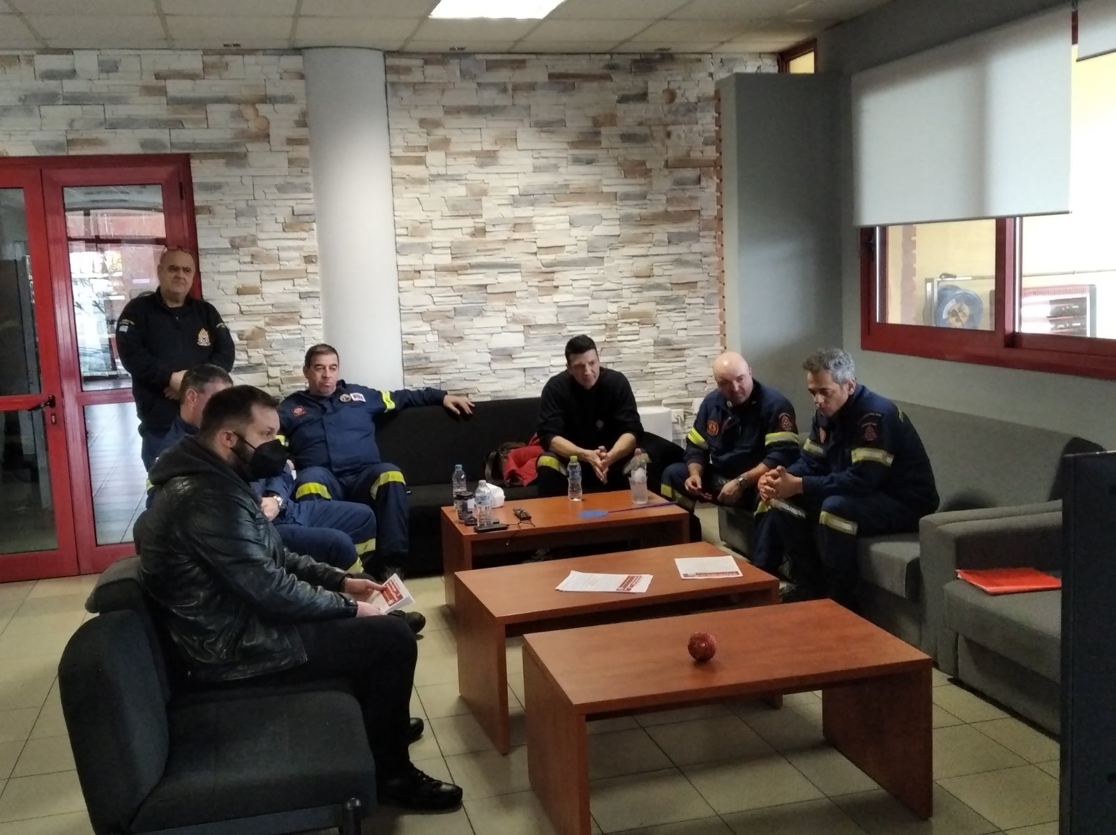 Περιοδεία στελεχών του ΚΚΕ στον 3ο Πυροσβεστικό Σταθμό Λάρισας και στην 8η ΕΜΑΚ Θεσσαλίας
