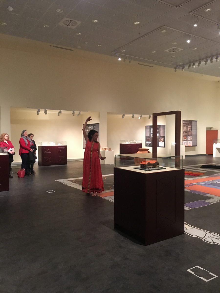 Παράσταση κλασικού αρχαίου Ελληνικού χορού στο Διαχρονικό Μουσείο 