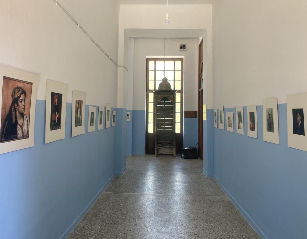 Έκθεση αντιγράφων επιλεγμένων εμβληματικών έργων της Συλλογής Κατσίγρα στο ιστορικό Δημοτικό Σχολείο Ανατολής