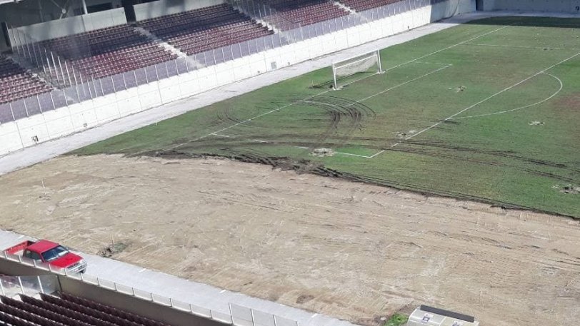 Ξεκίνησε η αλλαγή του χλοοτάπητα στο AEL FC Arena (Εικόνες)