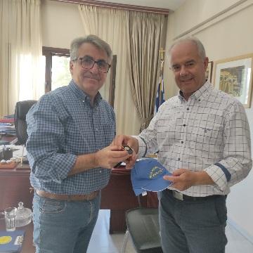 Το Δήμαρχο Τεμπών Γ.Μανώλη επισκέφθηκε η Ένωση Ραδιοερασιτεχνών Θεσσαλίας