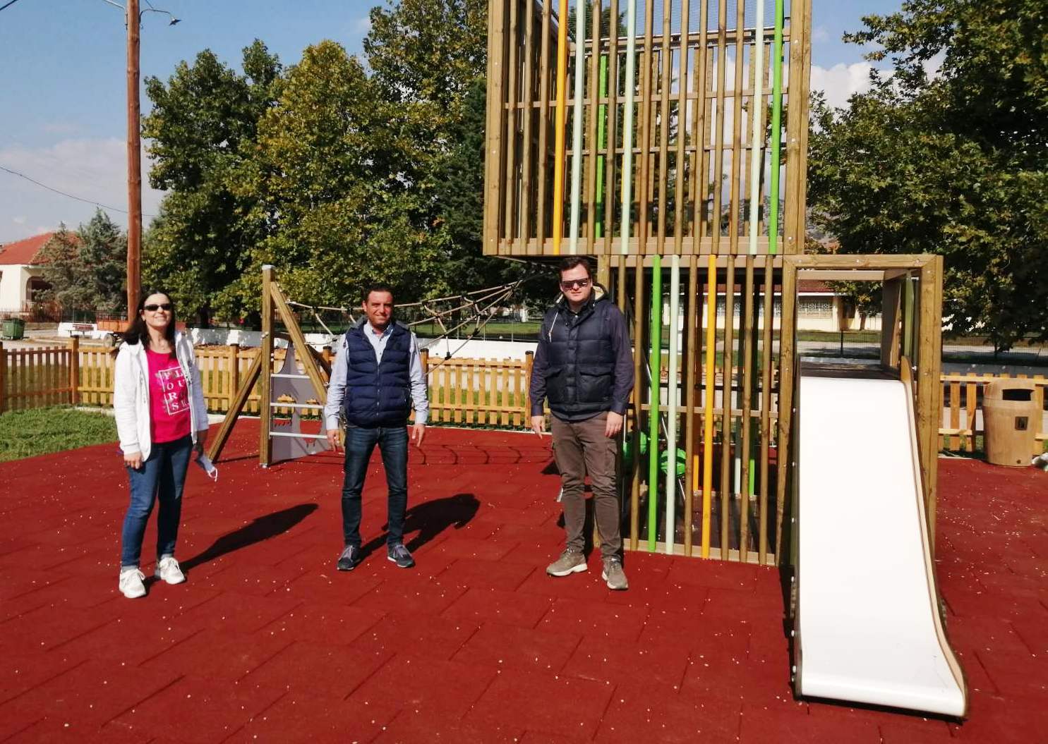 Ο Δήμος Τυρνάβου αναβαθμίζει τις παιδικές χαρές 