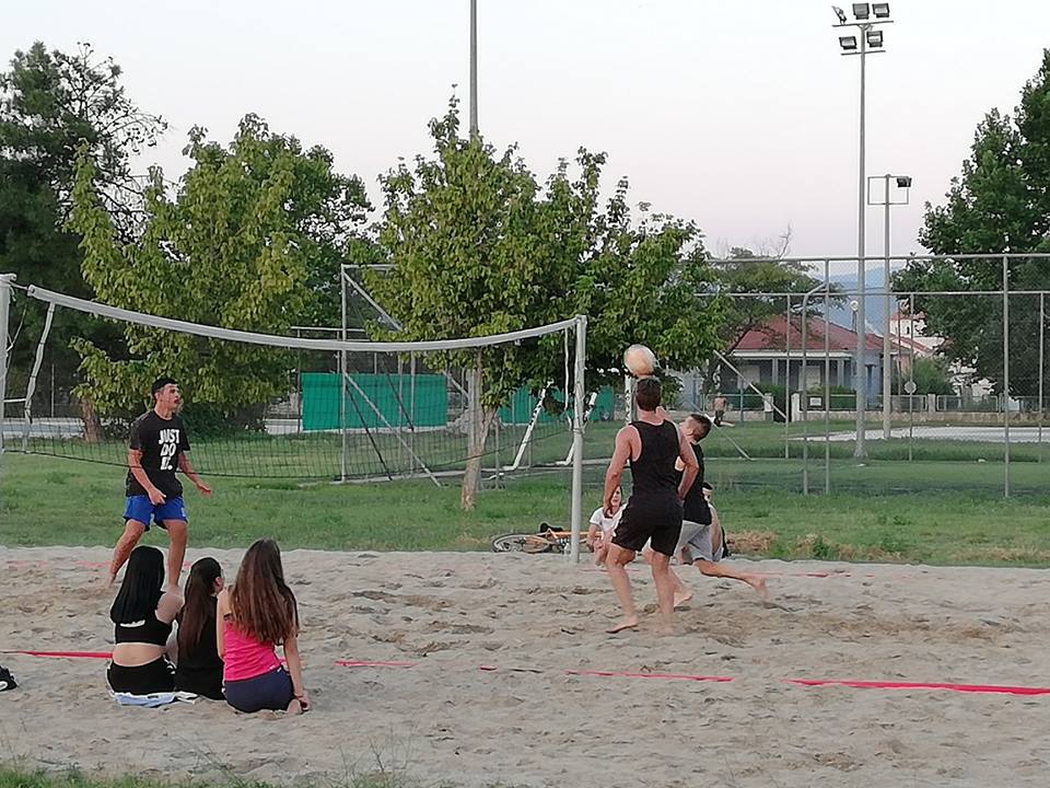 Γήπεδα beach volley σε Αμπελώνα και Τύρναβο