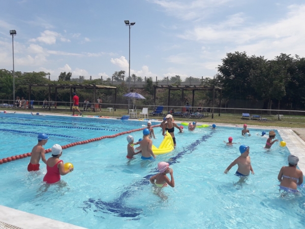 Ξεκίνησε ο 2ος κύκλος μαθημάτων κολύμβησης στην Πισίνα Τυρνάβου 