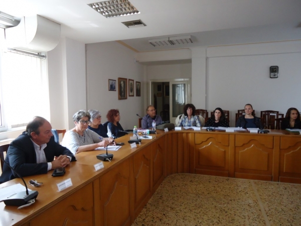 Σύσκεψη για την κατανομή μαθητών Ρομά στα σχολεία του Τυρνάβου 