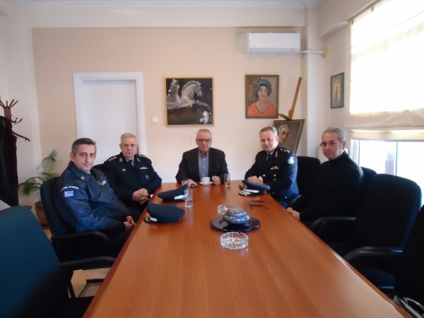 Συνάντηση για θέματα αστυνόμευσης και ασφάλειας στον Τύρναβο 