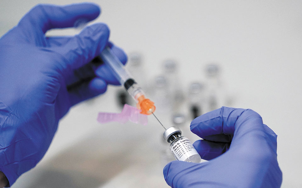 Παλαμάς: Πλαστά πιστοποιητικά εμβολιασμού - Εως 600 ευρώ η "ταρίφα"