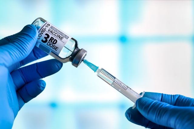 Προχωρούν οι εμβολιασμοί με την αναμνηστική δόση - 73.356 στη Λάρισα 