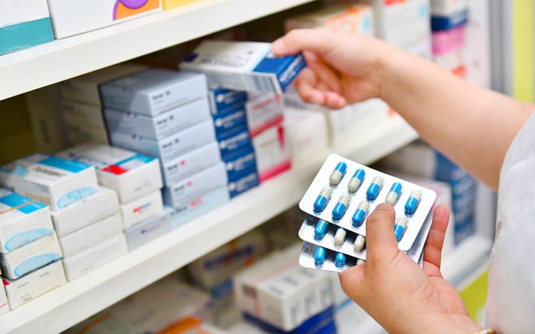 Στη Θεσσαλία η μεγαλύτερη πυκνότητα σε φαρμακεία - Οι επαγγελματίες υγείας