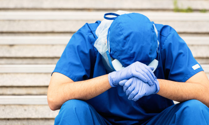 Kορωνοϊός: Τρεις γιατροί έχασαν τη ζωή τους στη Θεσσαλία σε 4 ημέρες 
