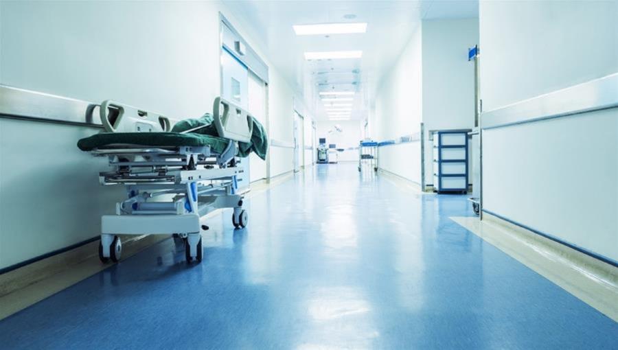 Κορωνοϊός: Αποκλιμακώνεται η κατάσταση στη Λάρισα - Λιγότερες εισαγωγές στα νοσοκομεία