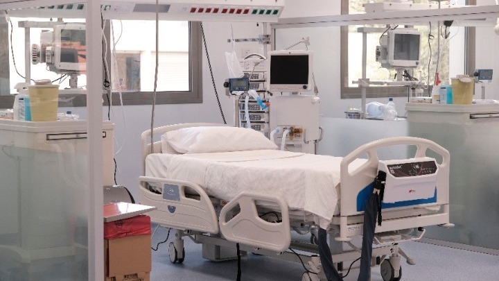 ΠΟΕΔΗΝ: 100% πληρότητα στις κλίνες ΜΕΘ στα νοσοκομεία της Λάρισας 