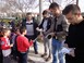 Οι ποδοσφαιριστές της ΑΕΛ στο Δημοτικό Σχολείο Αμπελώνα  