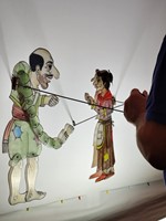 «Ο Καραγκιόζης και η Μάγισσα» ολοκληρώνουν τον κύκλο παραστάσεων του θεάτρου σκιών το Σάββατο στο Fashion City Outlet 